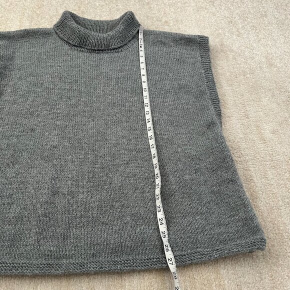 Handmade Gray Chunky Knit Turtleneck Sleeveless Sweater - Picture 4 of 8